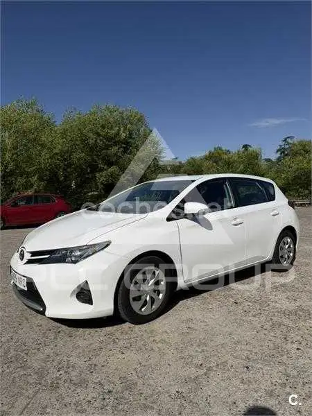 2014 Toyota AURIS