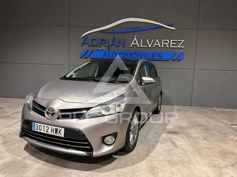 2014 Toyota VERSO
