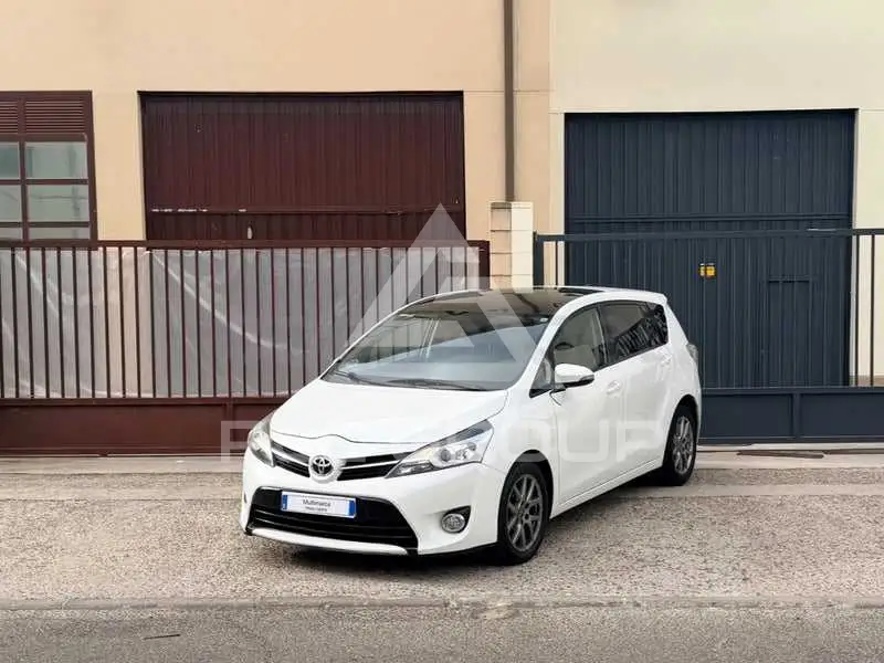 2014 Toyota VERSO