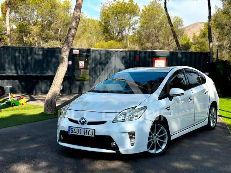 2014 Toyota PRIUS