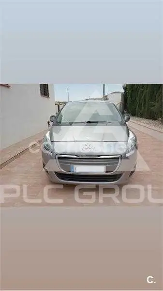 2014 Peugeot 5008