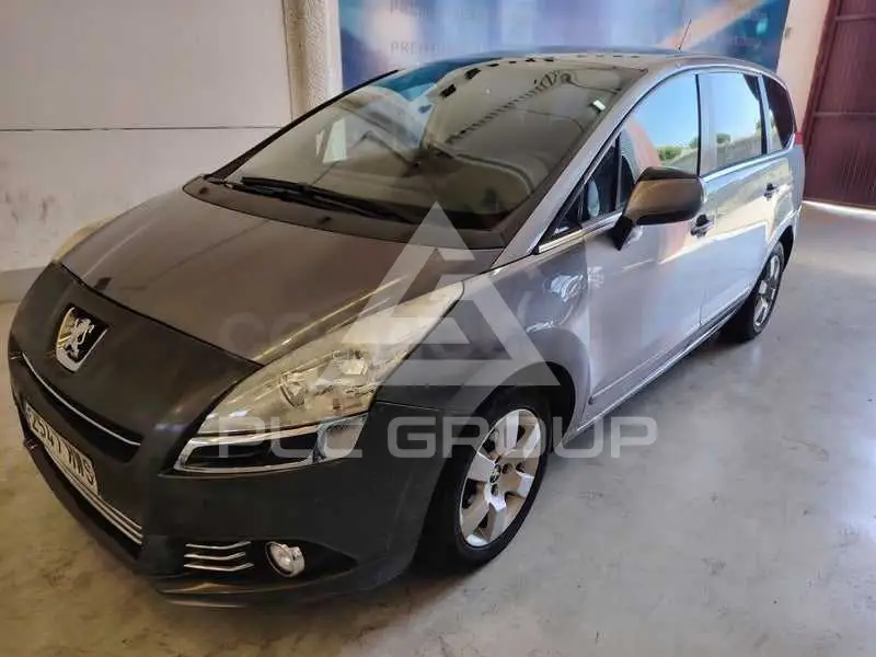 2014 Peugeot 5008
