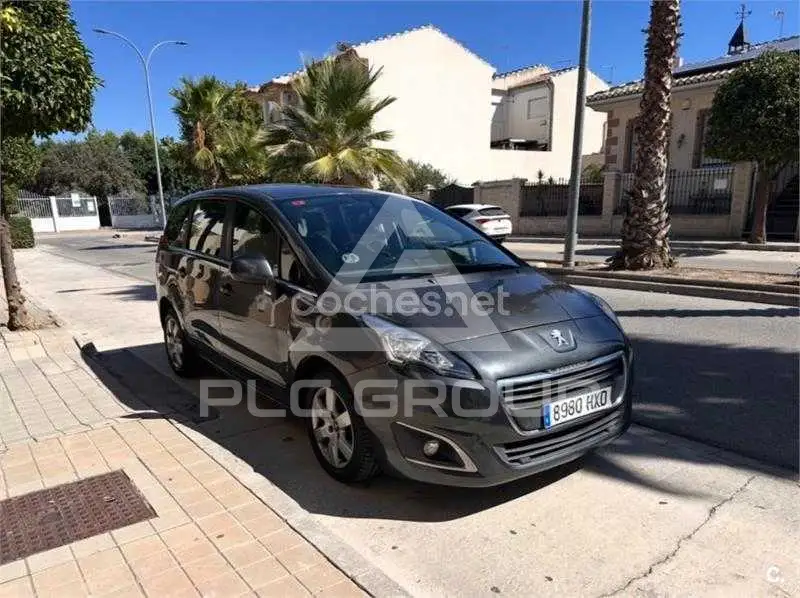 2014 Peugeot 5008