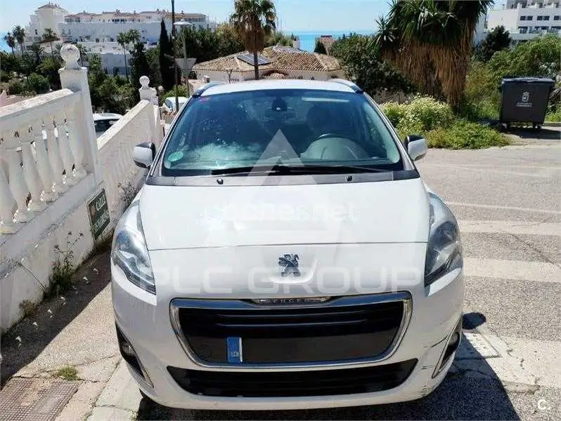 2014 Peugeot 5008