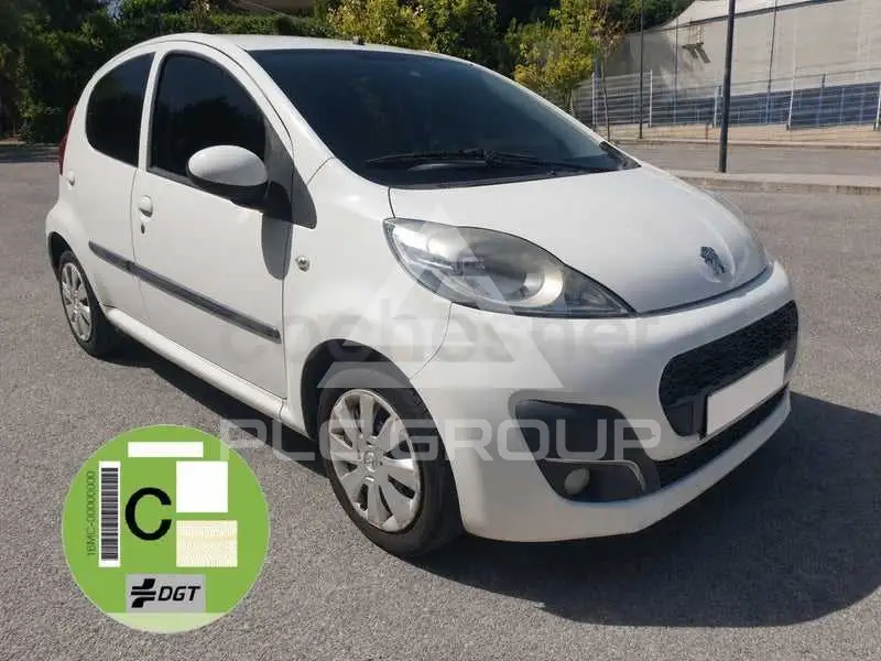 2014 Peugeot 107