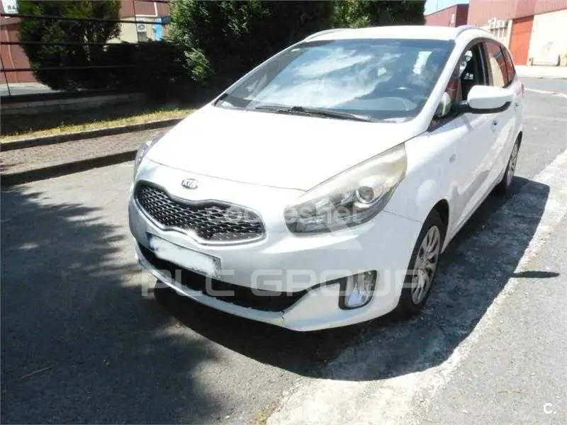 2014 KIA Carens