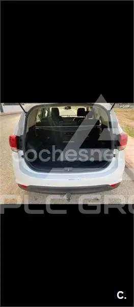 2014 KIA Carens