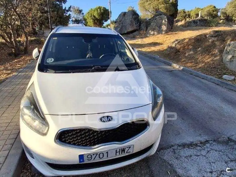 2014 KIA Carens