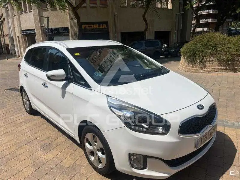 2014 KIA Carens