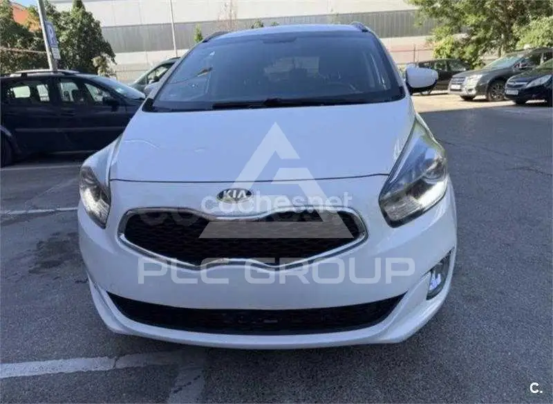 2014 KIA Carens