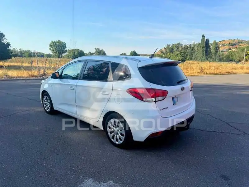 2014 KIA Carens