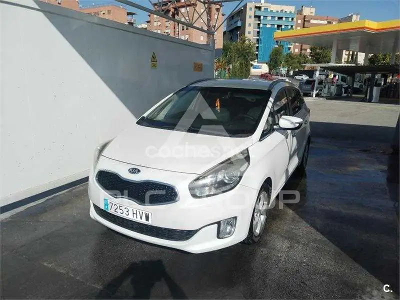 2014 KIA Carens