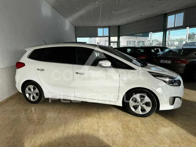 2014 KIA Carens