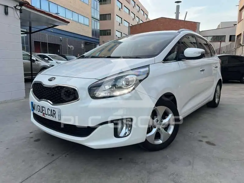 2014 KIA Carens