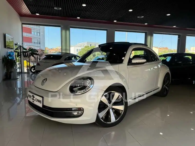 2014 Volkswagen BEETLE