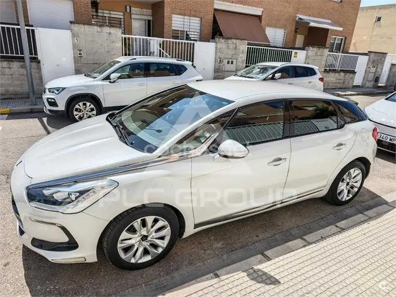 2015 DS DS5