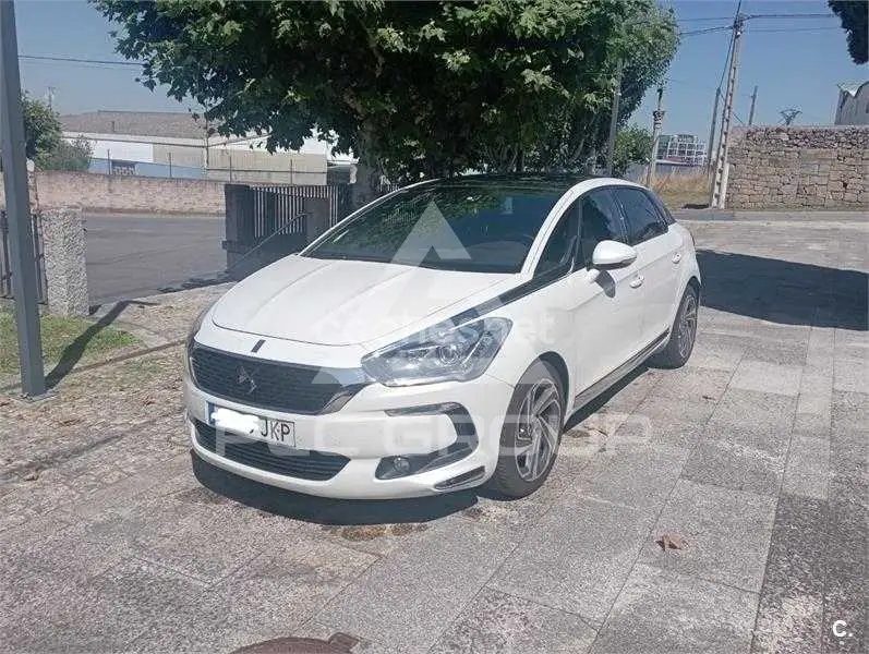 2015 DS DS5