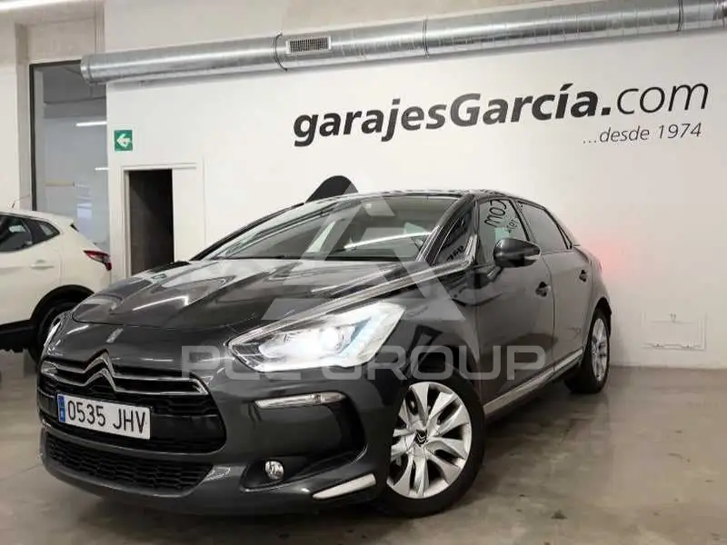 2015 DS DS5