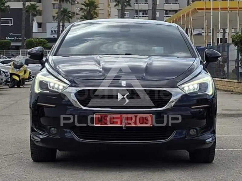 2015 DS DS5