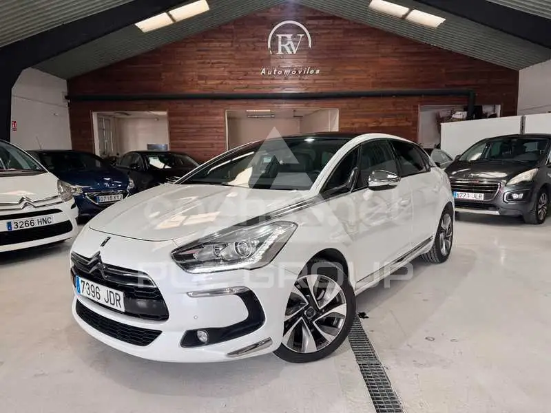 2015 DS DS5
