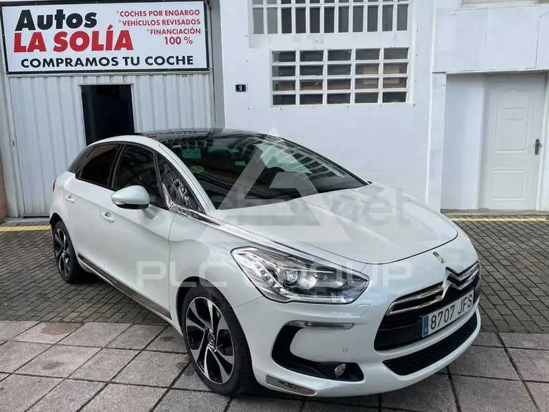 2015 DS DS5
