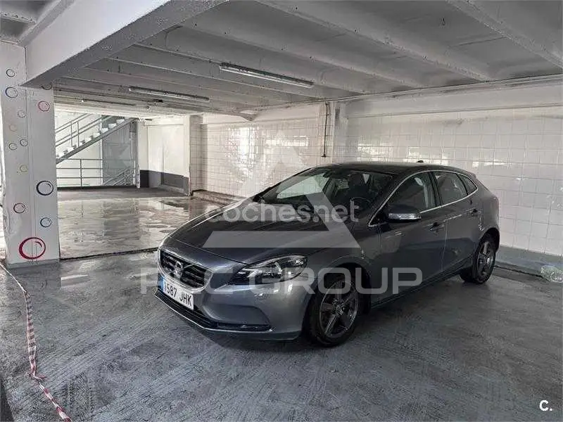2015 Volvo V40