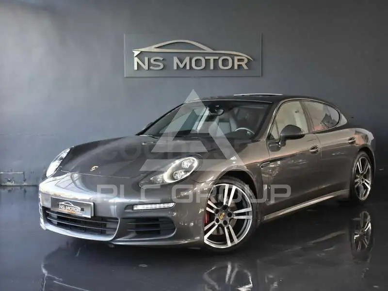 2015 Porsche Panamera