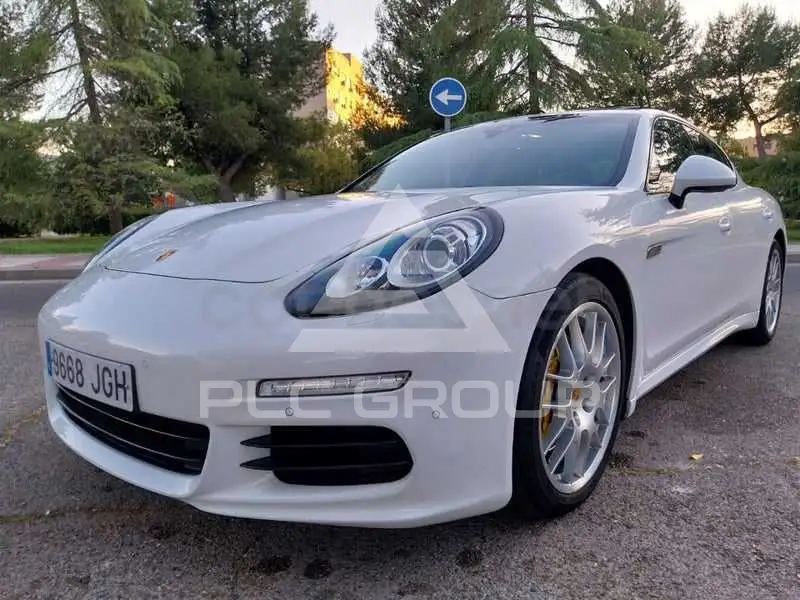 2015 Porsche Panamera