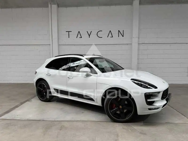 2015 Porsche MACAN