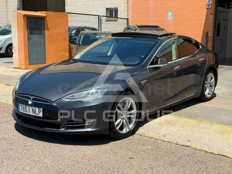 2015 Tesla 