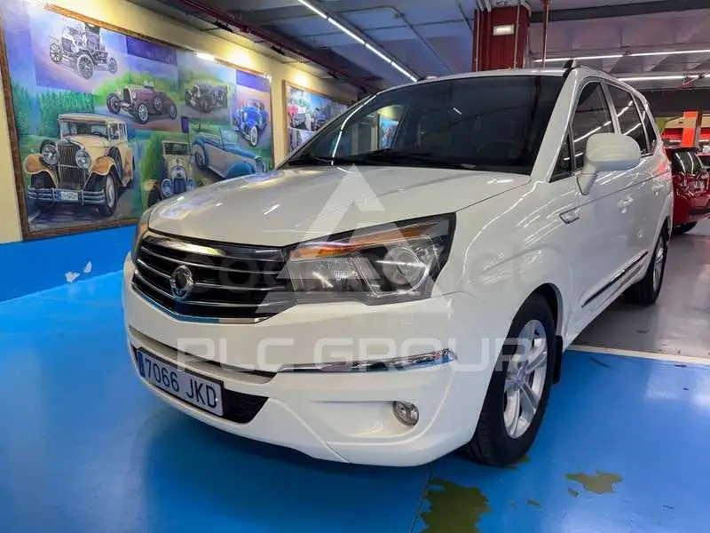 2015 Ssangyong Rodius