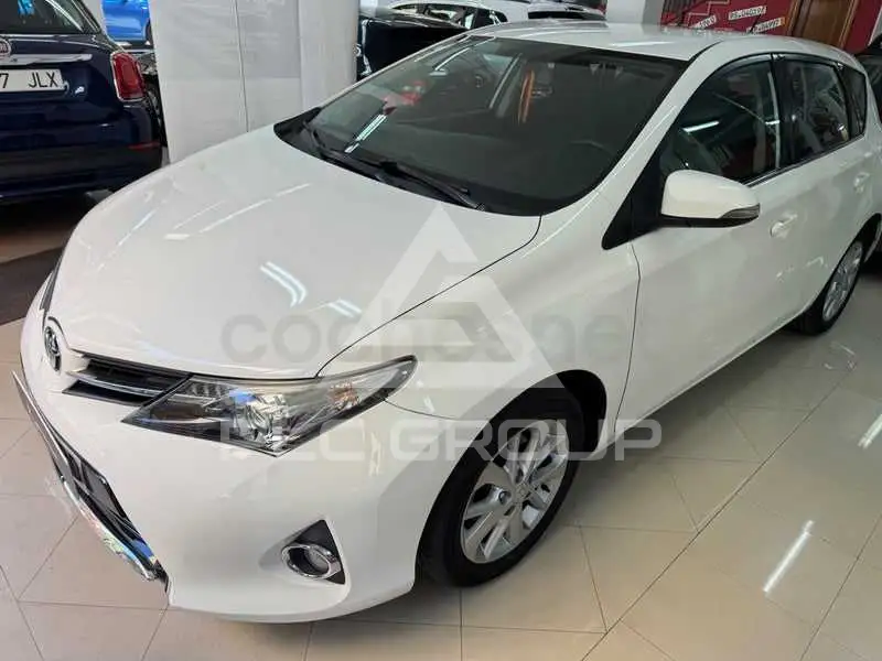 2015 Toyota AURIS