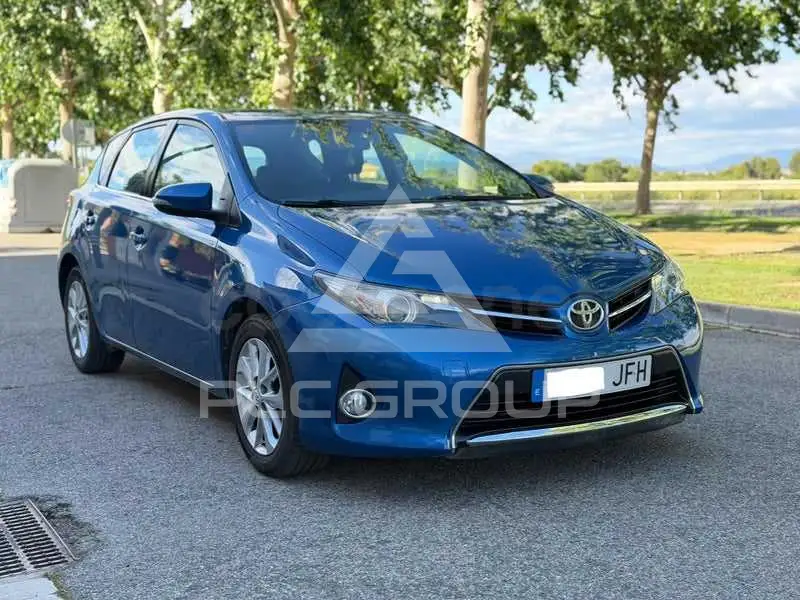 2015 Toyota AURIS