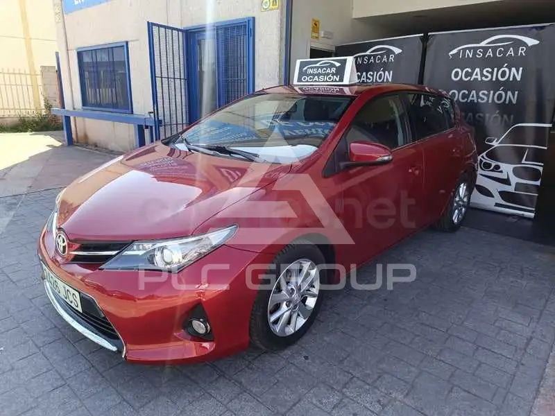 2015 Toyota AURIS
