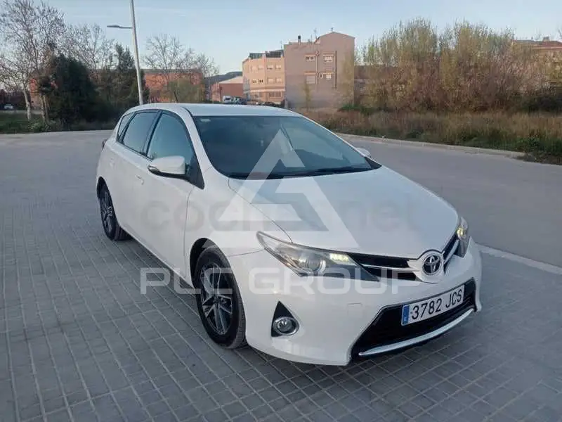 2015 Toyota AURIS