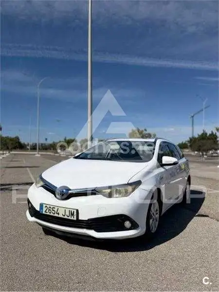 2015 Toyota AURIS