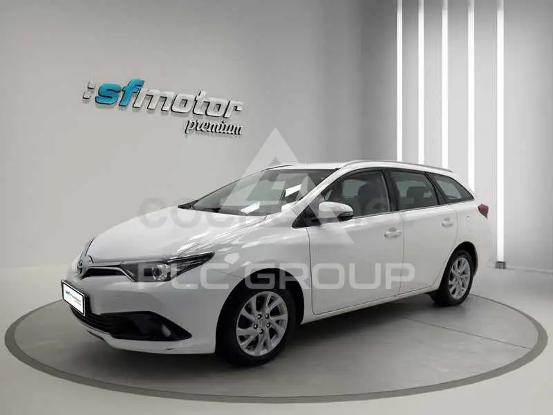 2015 Toyota AURIS
