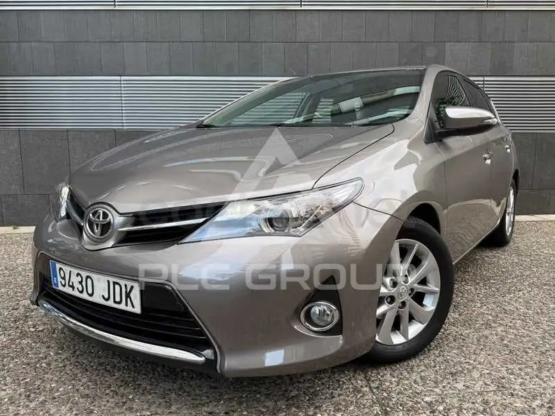 2015 Toyota AURIS