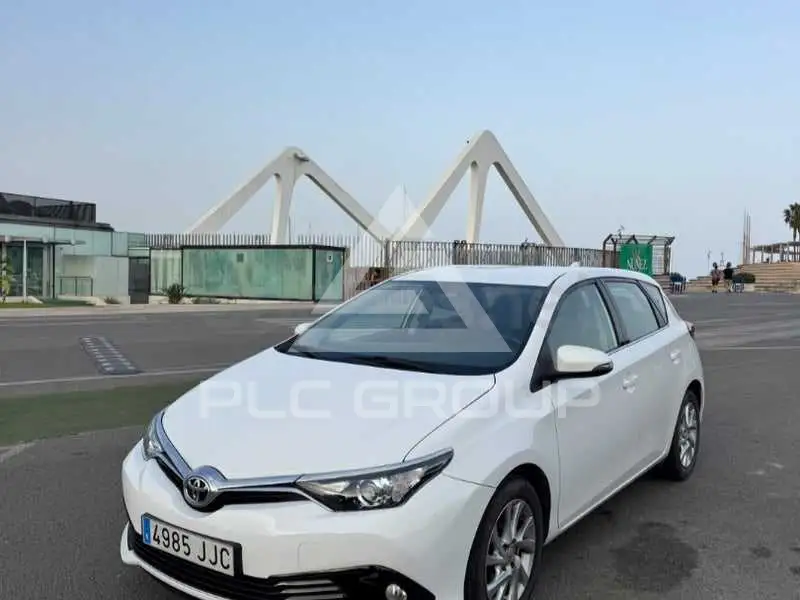 2015 Toyota AURIS