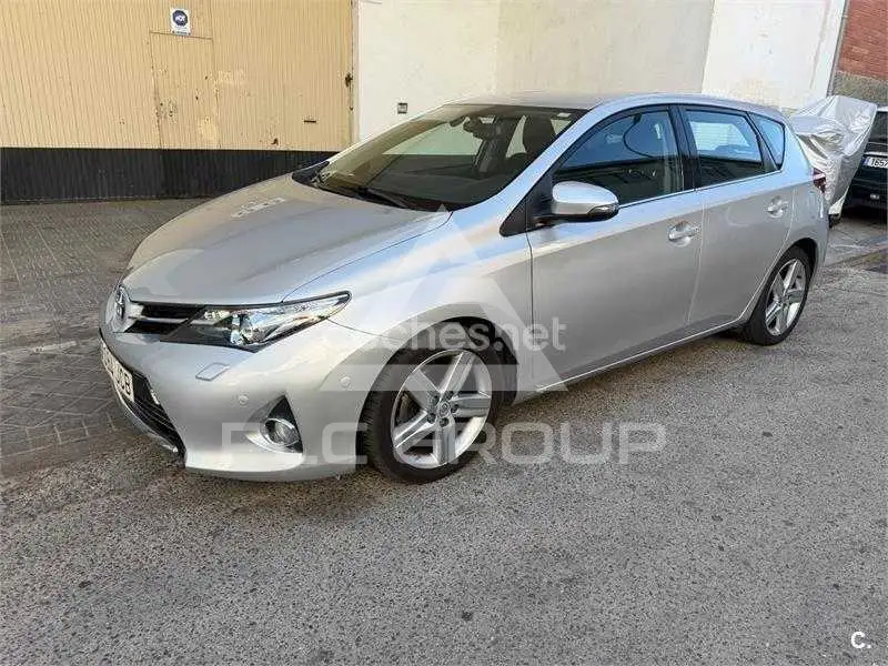 2015 Toyota AURIS