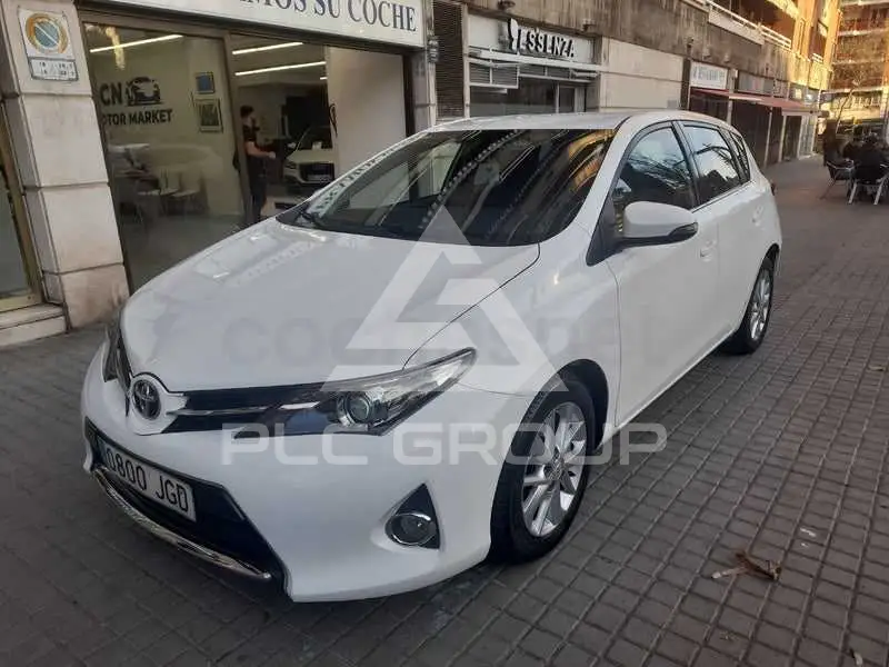 2015 Toyota AURIS