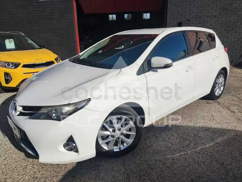 2015 Toyota AURIS