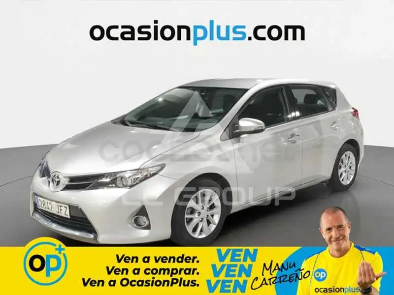 2015 Toyota AURIS