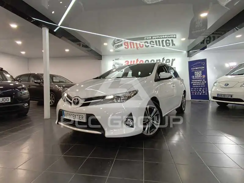 2015 Toyota AURIS