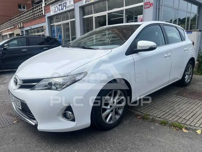 2015 Toyota AURIS