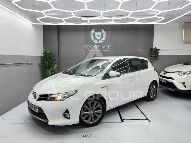 2015 Toyota AURIS