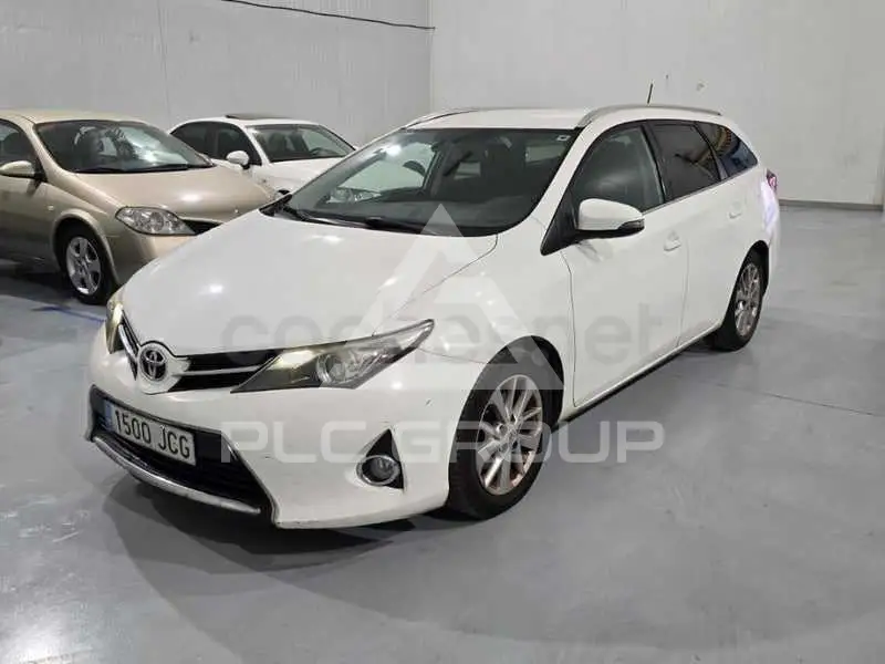 2015 Toyota AURIS