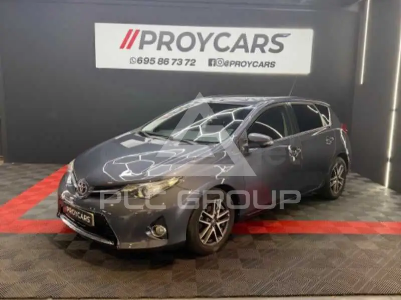 2015 Toyota AURIS