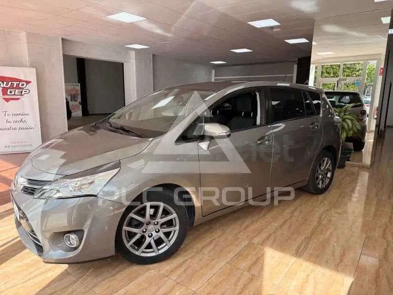2015 Toyota VERSO