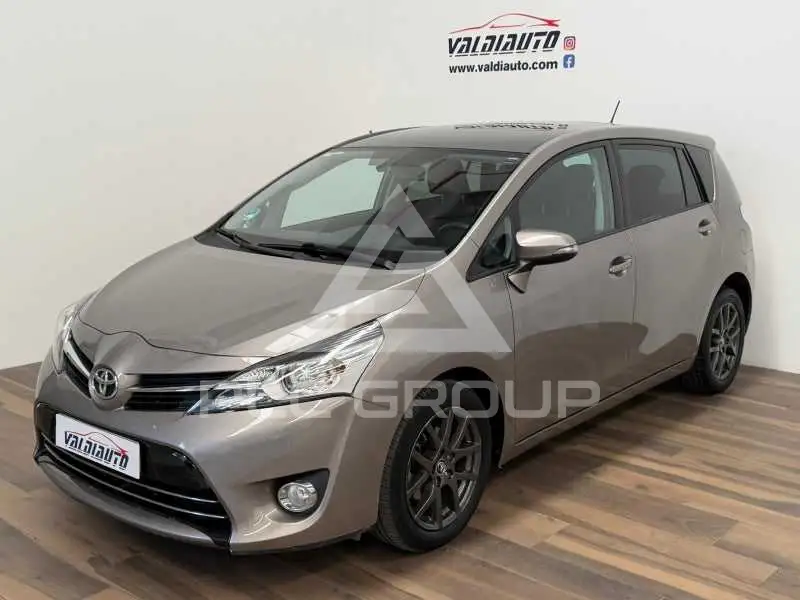 2015 Toyota VERSO